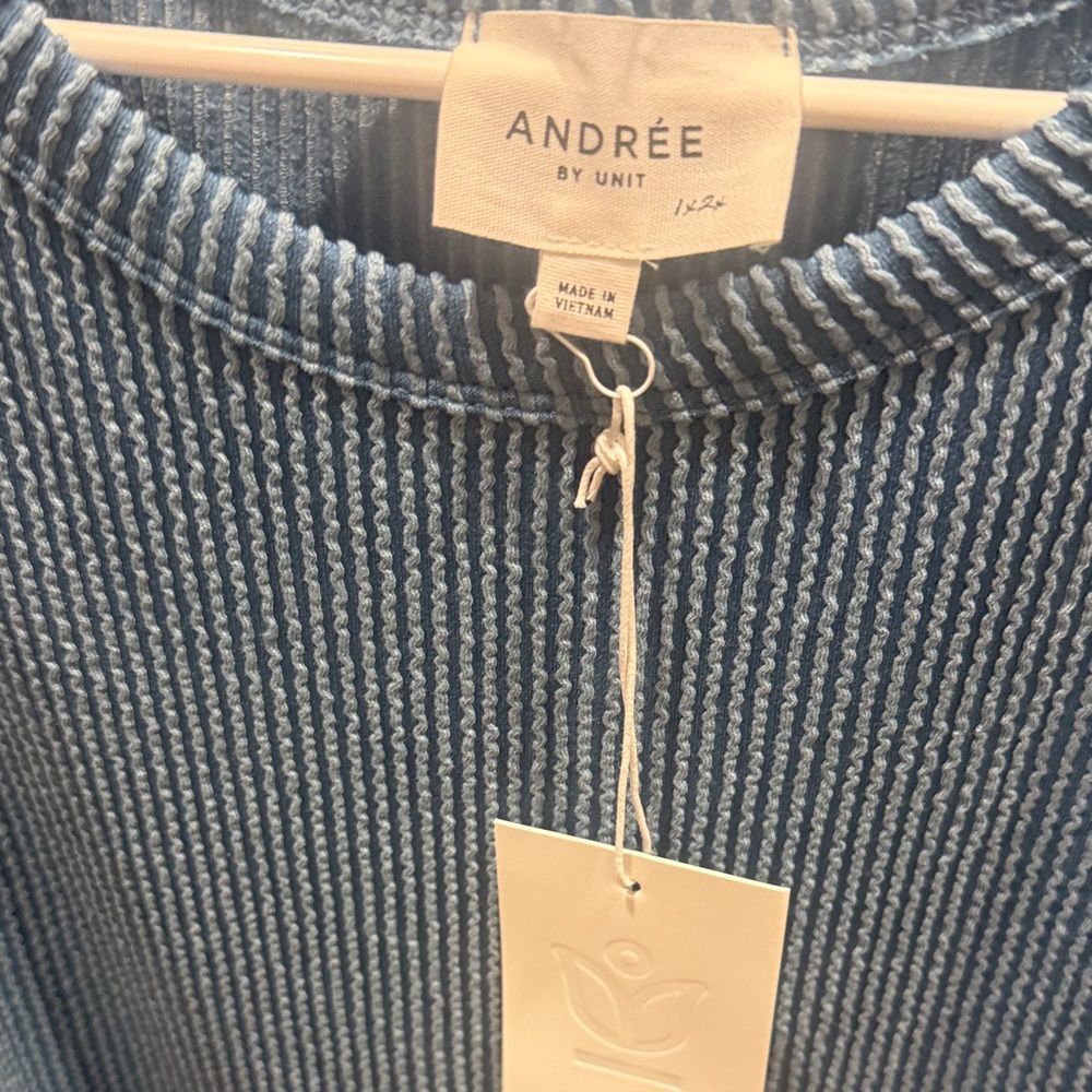 ANDREE BY UNIT Blue Knit Blouse - Picture 3 of 5